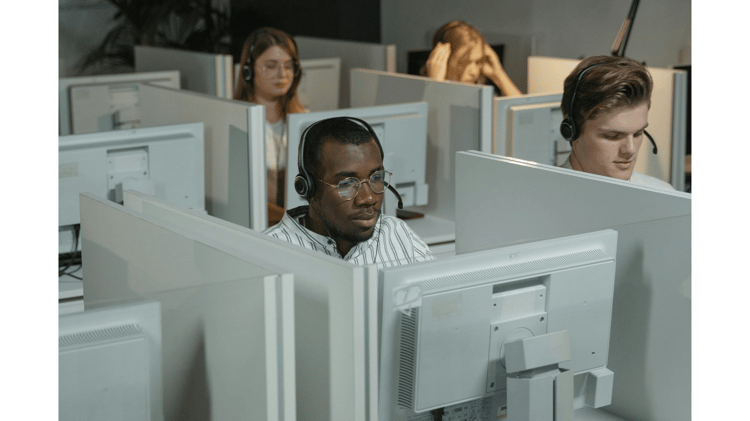The Differences Between Help Desk and Network Operations Center (NOC)